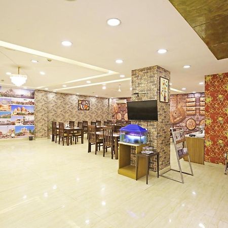 Hotel Ronit Royal Delhi Airport By D'Capitol Нью-Дели Экстерьер фото