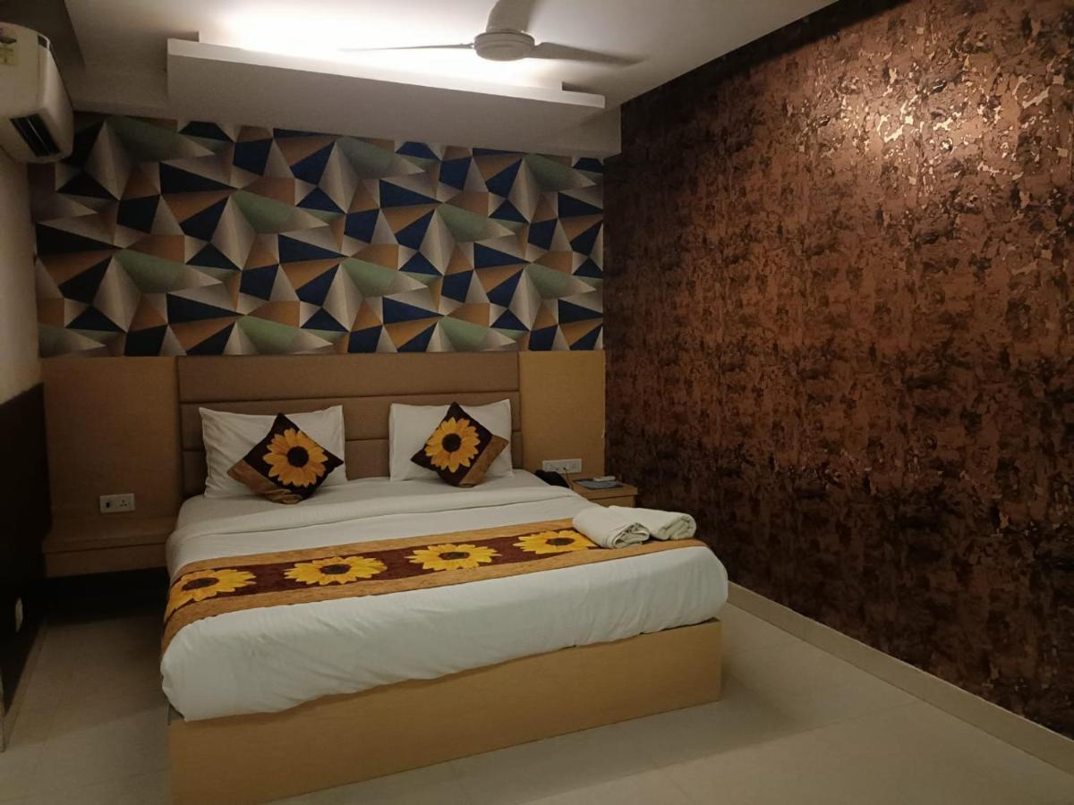 Hotel Ronit Royal Delhi Airport By D'Capitol Нью-Дели Экстерьер фото