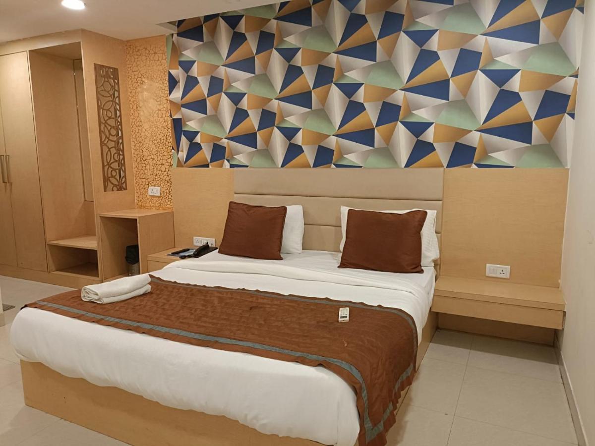 Hotel Ronit Royal Delhi Airport By D'Capitol Нью-Дели Экстерьер фото