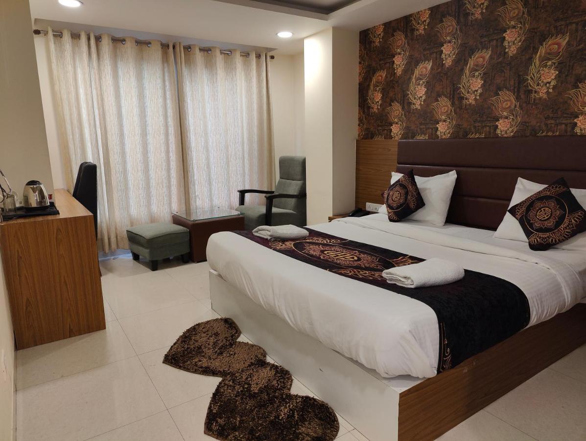 Hotel Ronit Royal Delhi Airport By D'Capitol Нью-Дели Экстерьер фото