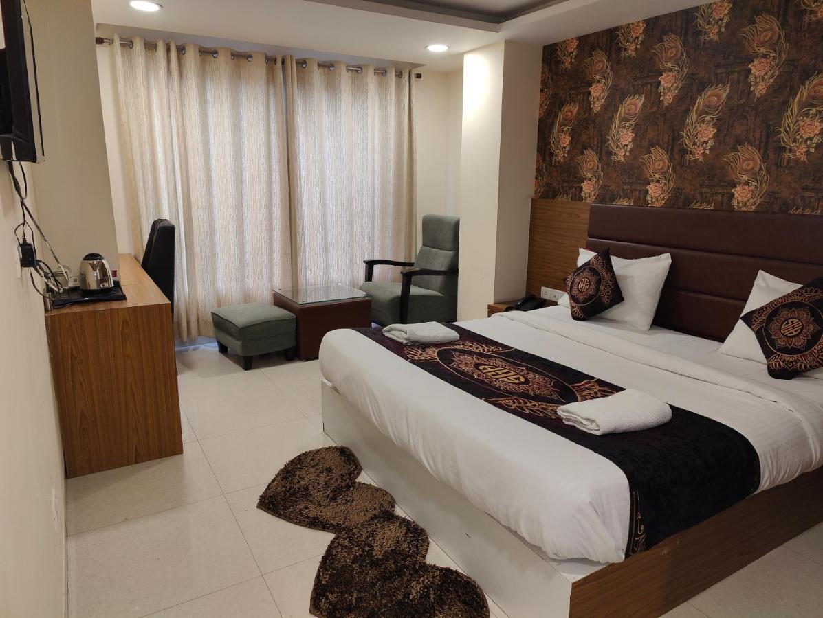 Hotel Ronit Royal Delhi Airport By D'Capitol Нью-Дели Экстерьер фото