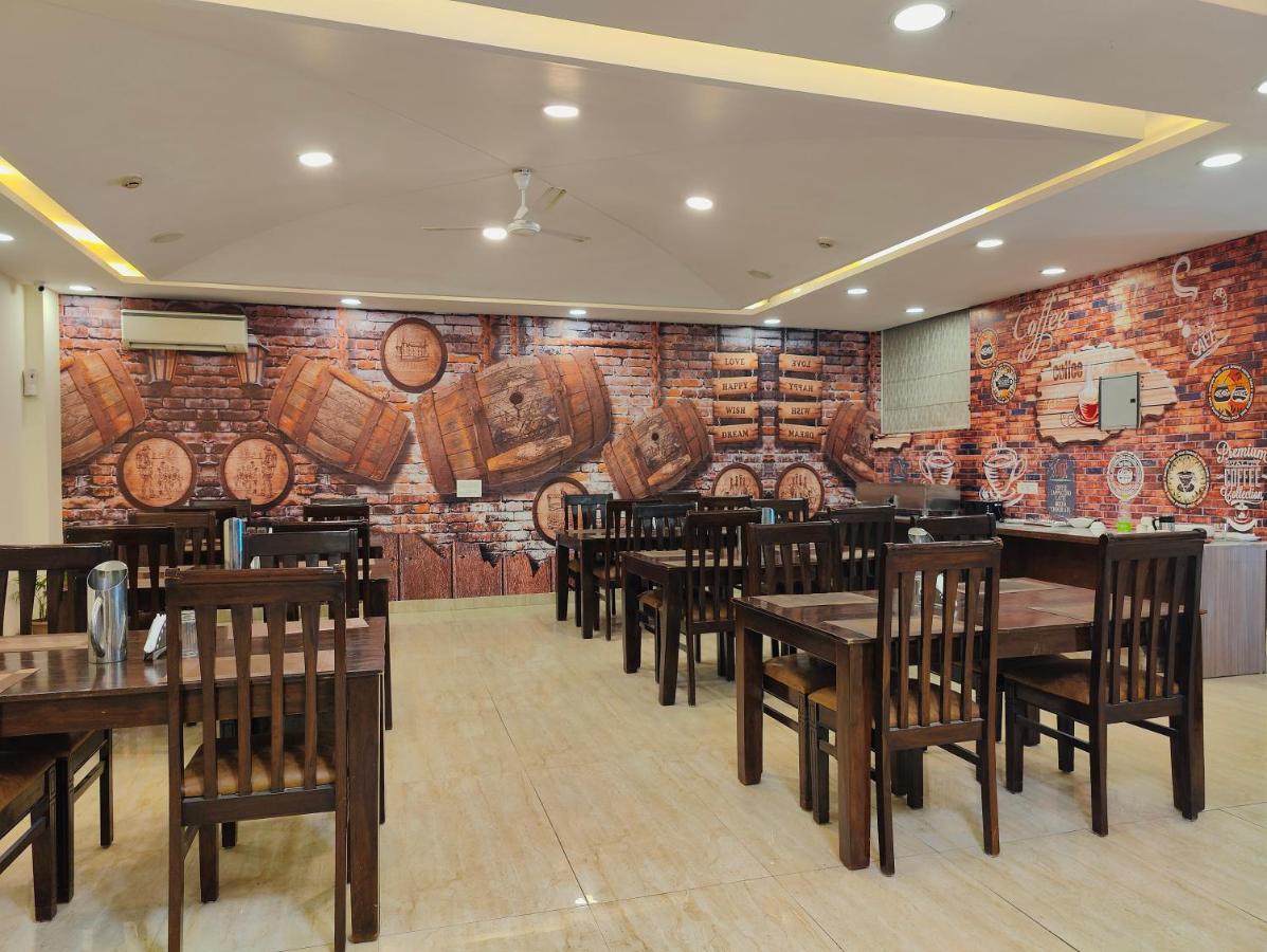 Hotel Ronit Royal Delhi Airport By D'Capitol Нью-Дели Экстерьер фото