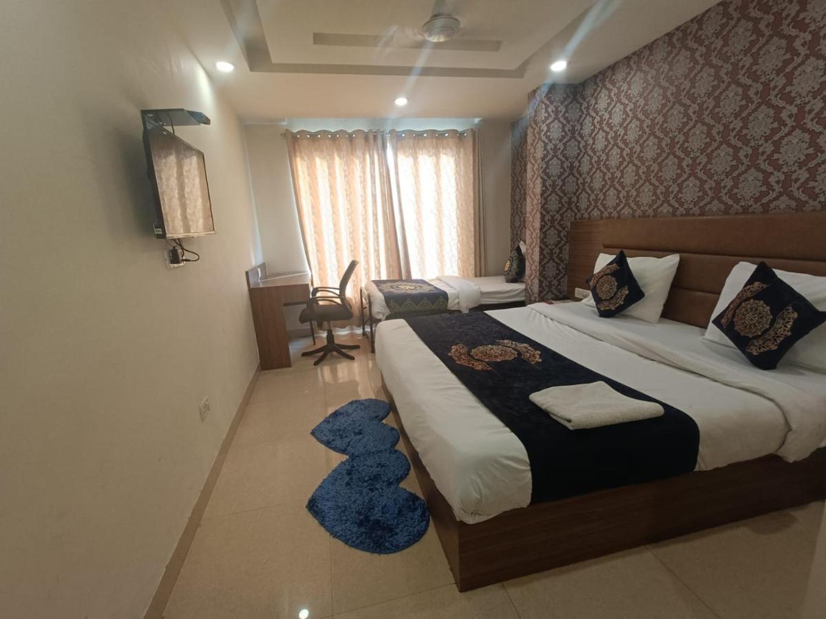 Hotel Ronit Royal Delhi Airport By D'Capitol Нью-Дели Экстерьер фото