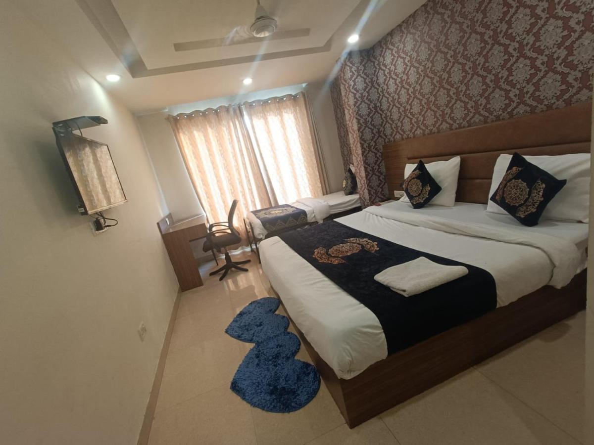 Hotel Ronit Royal Delhi Airport By D'Capitol Нью-Дели Экстерьер фото
