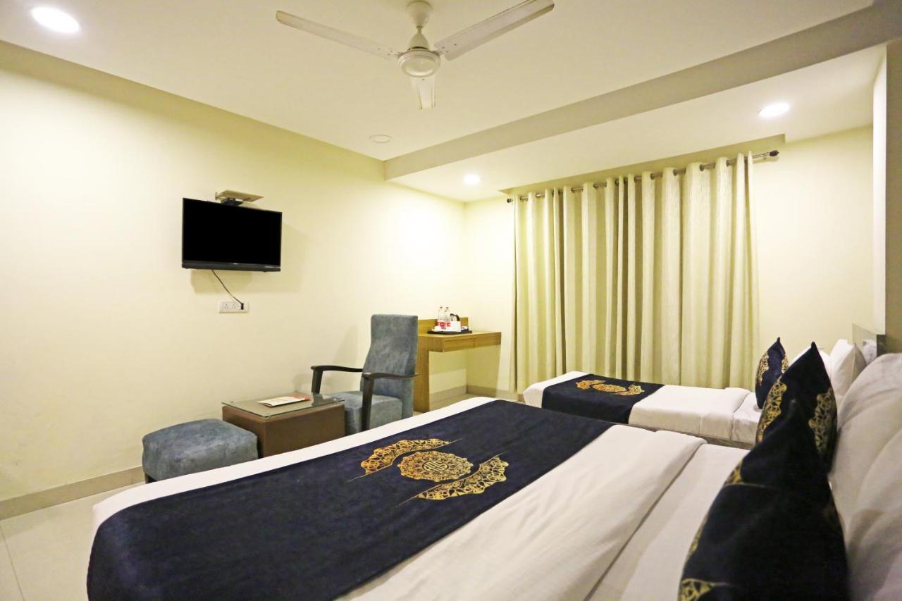 Hotel Ronit Royal Delhi Airport By D'Capitol Нью-Дели Экстерьер фото