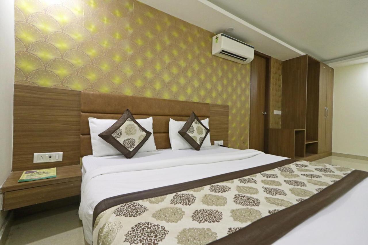 Hotel Ronit Royal Delhi Airport By D'Capitol Нью-Дели Экстерьер фото