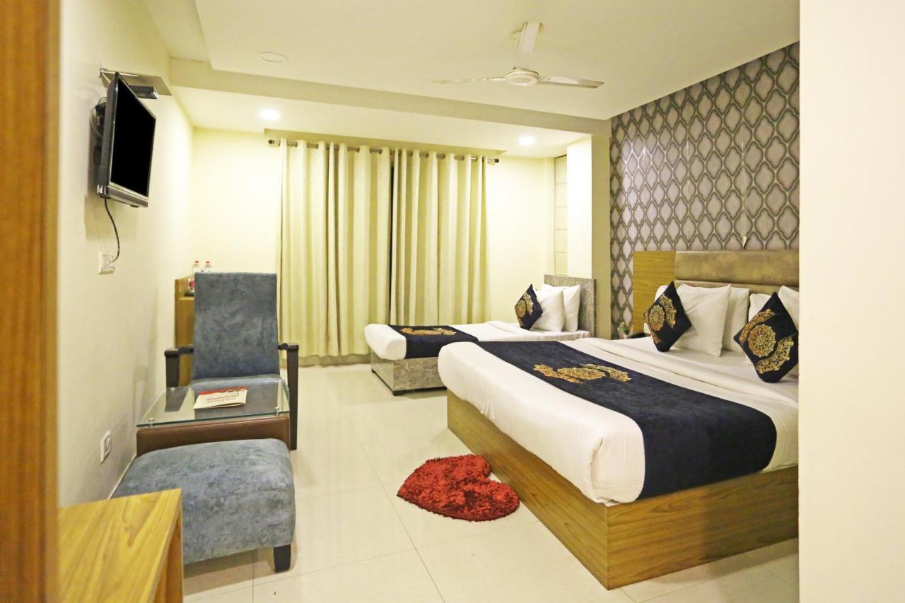 Hotel Ronit Royal Delhi Airport By D'Capitol Нью-Дели Экстерьер фото
