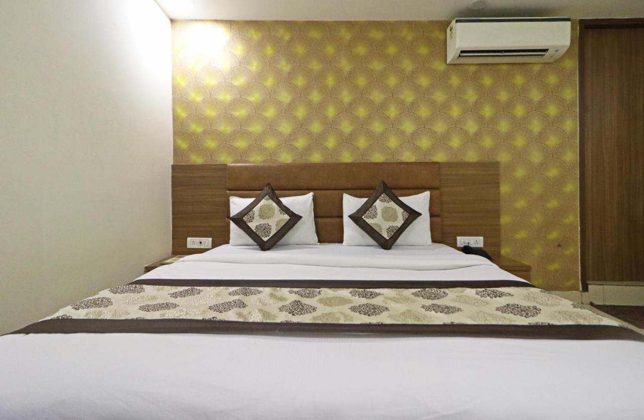 Hotel Ronit Royal Delhi Airport By D'Capitol Нью-Дели Экстерьер фото